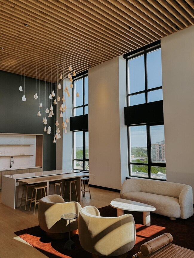 Building Photo - 10 S Paterson St