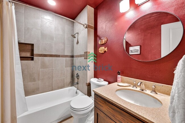 Building Photo - 2 BED & 2 BATH CONDO FOR RENT