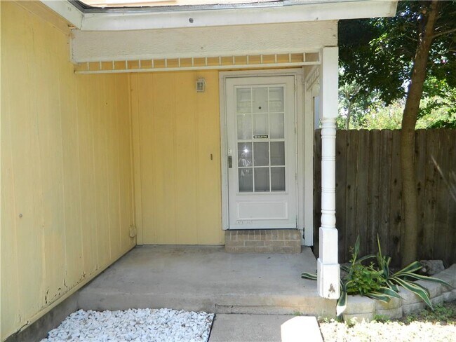 Building Photo - 8804 Springmail Cir