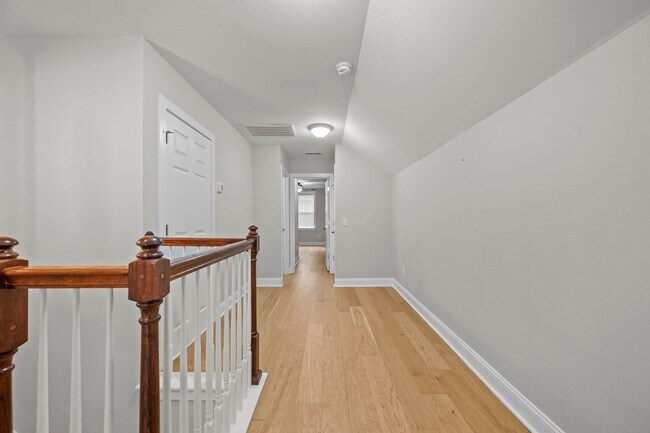 Building Photo - 720 Goodlet Cir