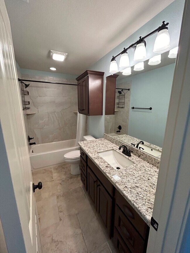 Building Photo - South College Station Townhome