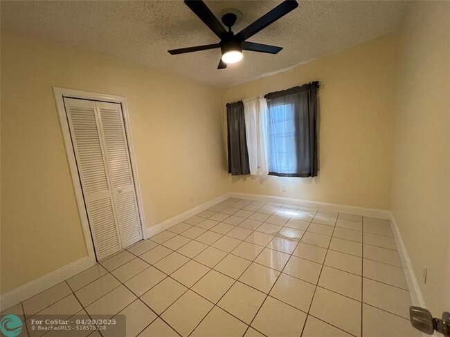 Building Photo - 4240 SW 23rd St