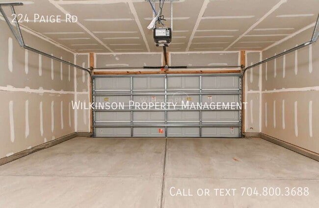 Building Photo - 224 Paige Rd