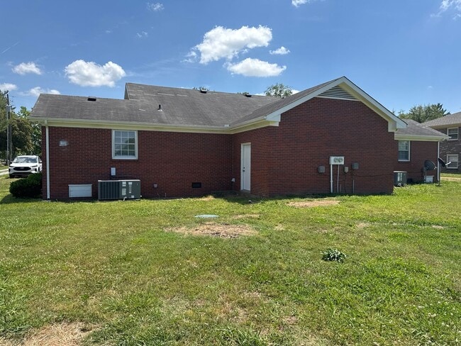 Building Photo - Quiet 2BR Duplex Living Near Old Hickory Lake