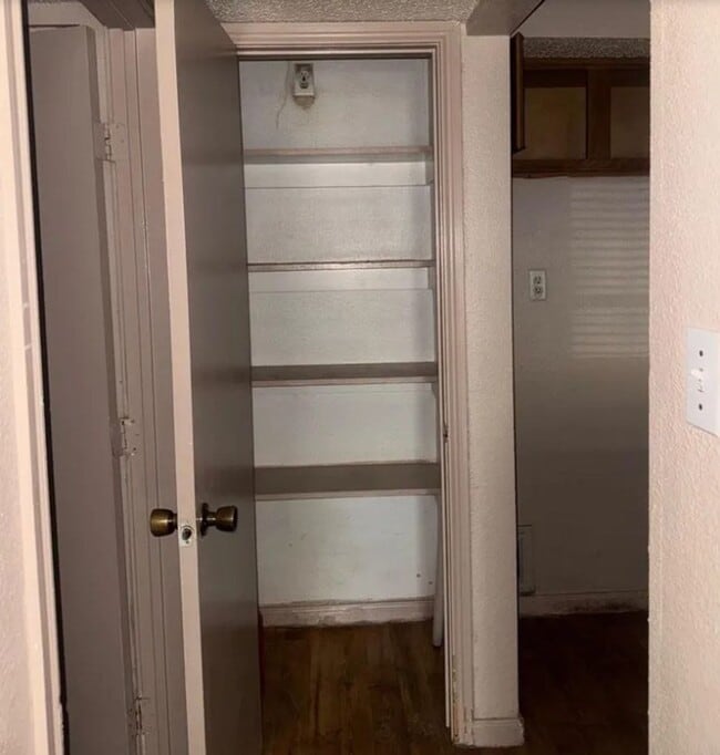 Building Photo - 6108 Abrams Rd