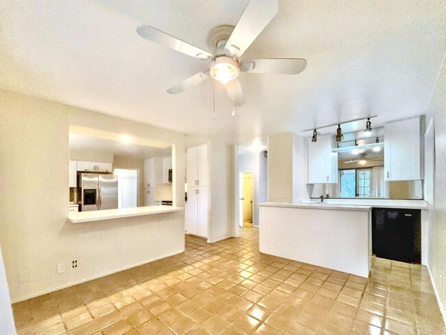 Building Photo - 3 Bed & 2.5 Bath House in Fallbrook, CA / ...