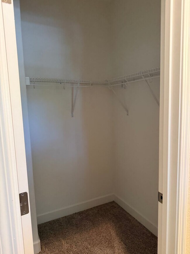 Building Photo - 4668 Lue Ln