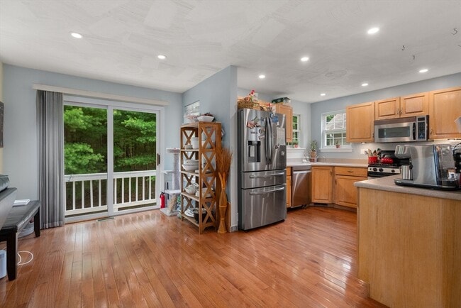 Building Photo - 25 Magnolia Ln