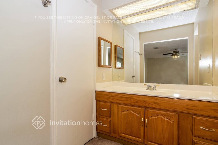 Building Photo - 7022 Fox Knoll Ln