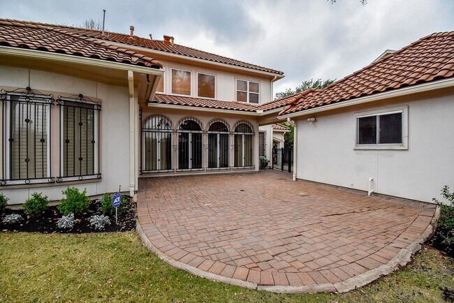 Building Photo - 3015 Bonnebridge Way Blvd