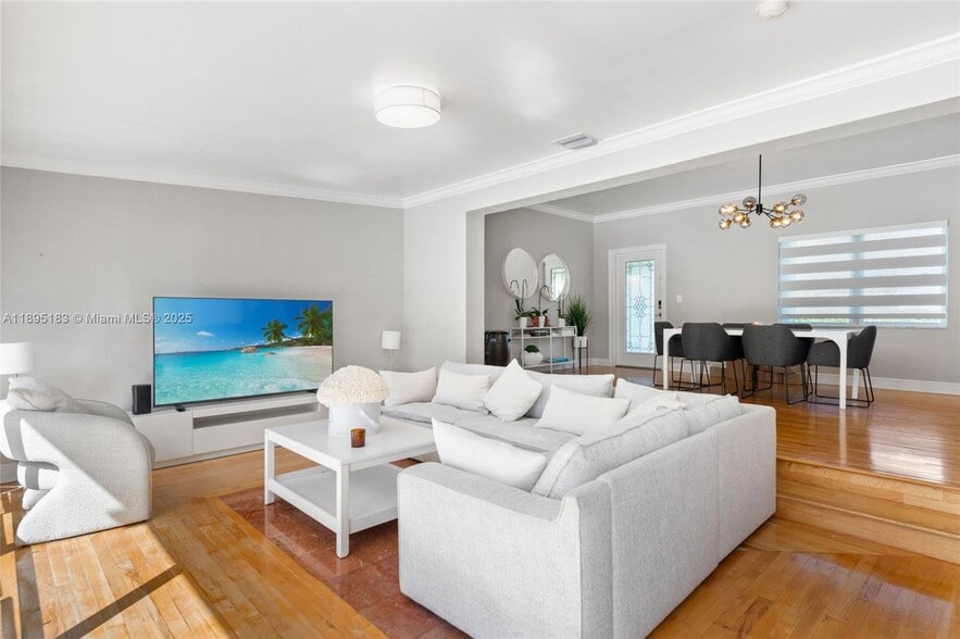 Building Photo - 10626 NE 10th Ct