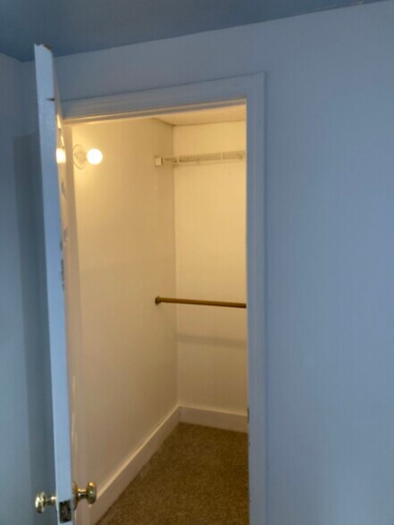 Building Photo - 405 Bellevue St