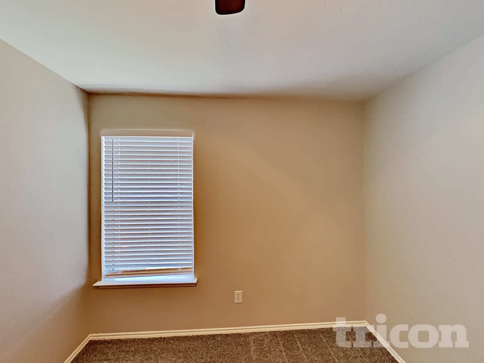 Building Photo - 1461 Pine Ln