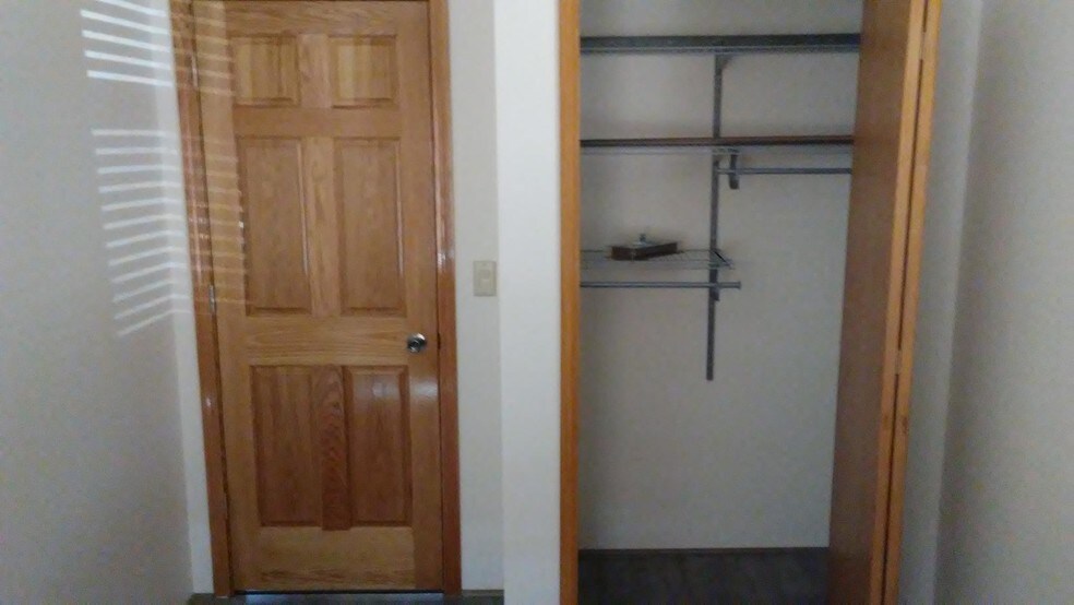 Bedroom - 427 N Briggs St