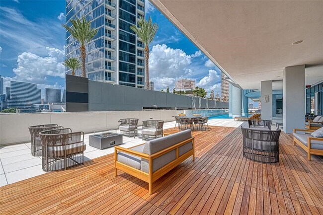 Building Photo - 1600 Post Oak Blvd