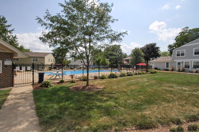 Community Pool - 368 Farmingdale Cir