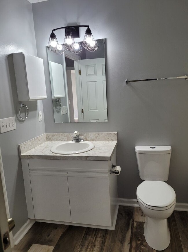 Building Photo - Recently Updated Condo for Home