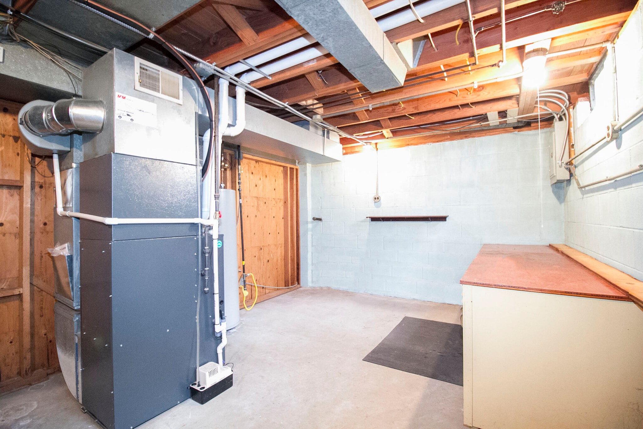 Building Photo - 320 Somerset St