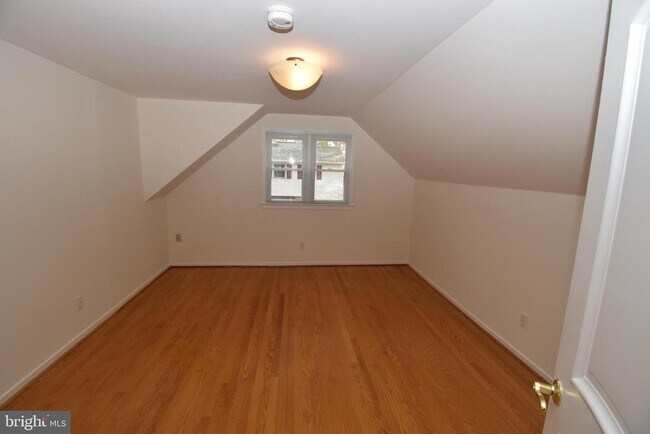 Building Photo - 2622 Shelby Ln