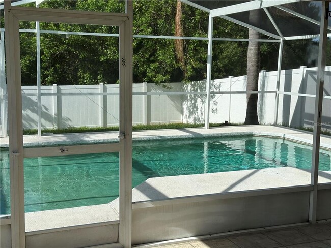 Building Photo - 917 Summer Breeze Dr