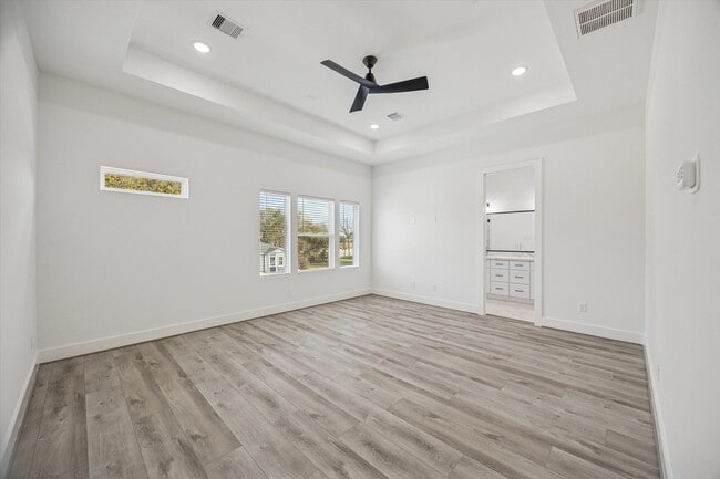 Building Photo - 6644 Lozier St