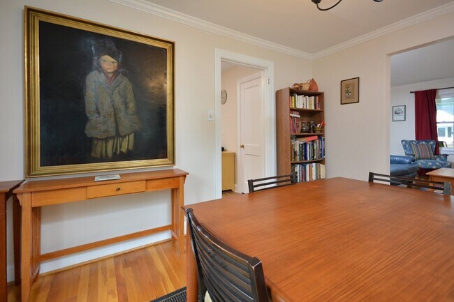 Building Photo - Highly Desirable Trinity Park