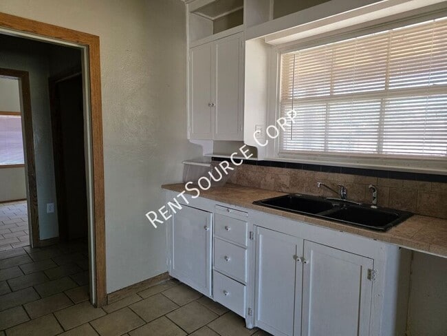 Building Photo - 750 CA-58