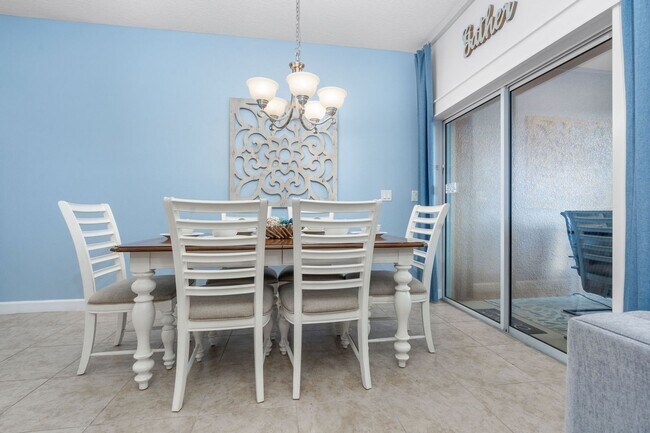 Building Photo - Stunning 4BR Resort Home in Four Corners, ...