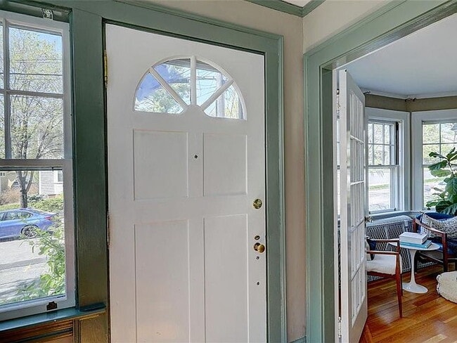 Building Photo - 17 Luzon Ave