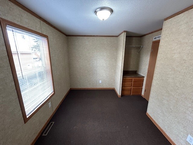 Building Photo - 111 S Cedar Dr