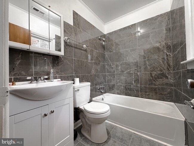 Building Photo - 35972 Washington Ave