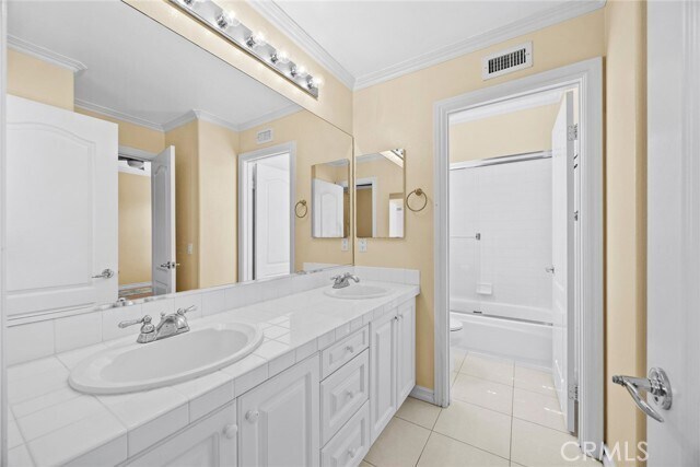 Building Photo - 996 N Antonio Cir