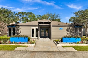 Building Photo - Park at Clear Lake