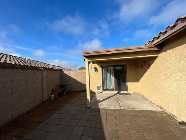Building Photo - COMING SOON! Gorgeous 3 Bed 2 Bath in Buck...