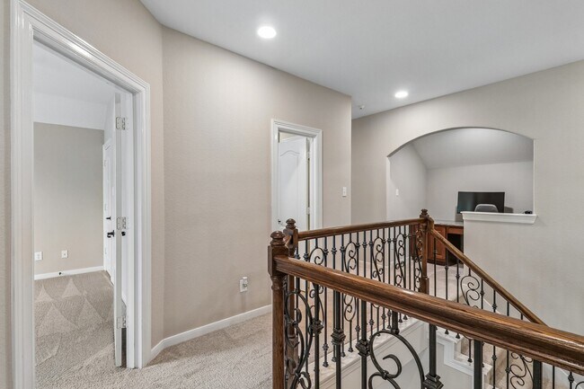 Building Photo - 15 Verdin Pl