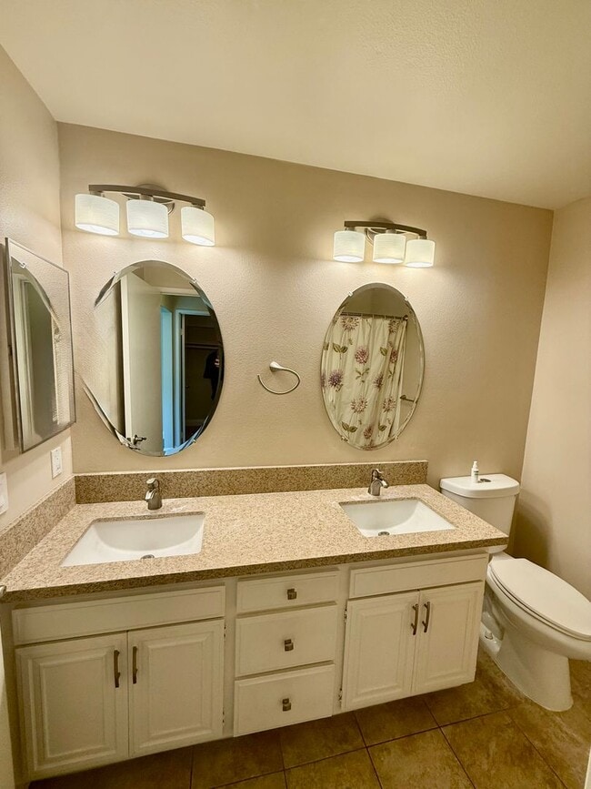 Building Photo - Updated Home in Leisure Village on the Perimeter