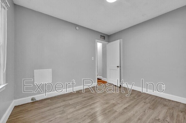 Building Photo - 616 Rutledge Dr