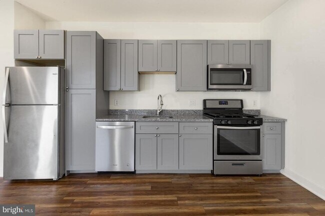 Building Photo - 2411 Kensington Ave