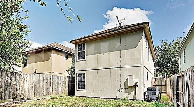 Building Photo - 2932 La Estancia Ln
