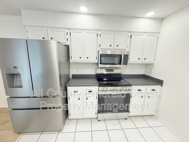 Building Photo - 504 Kelly St