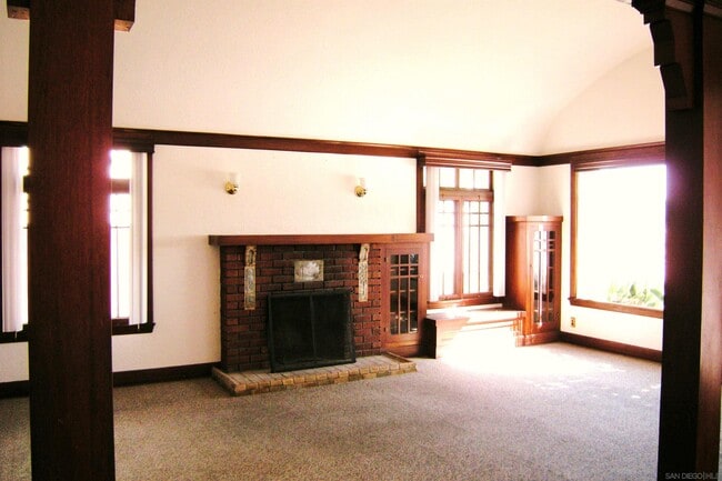 Building Photo - 3646 Crown Point Dr