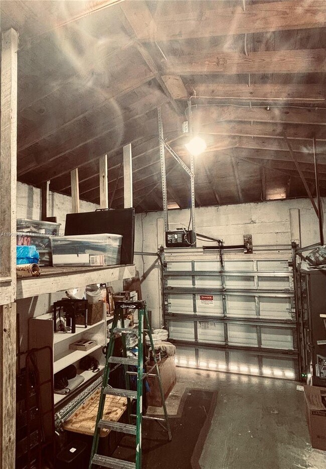 Building Photo - 330 NE 88th St