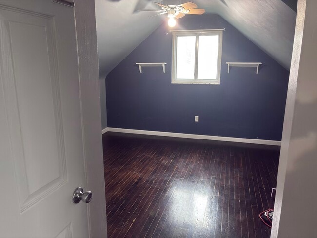 Building Photo - 211 Verdant St