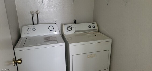 Building Photo - 1912 Lirio Way