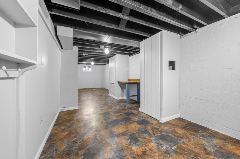 Building Photo - 3661 St Marguerite Ln