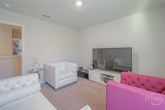 Building Photo - 106 Aruba Rd