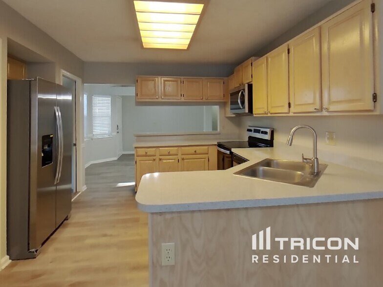 Building Photo - 3373 Millcrest Pl