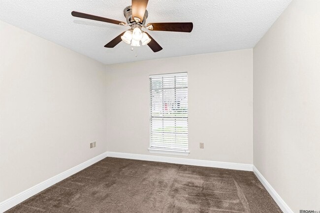 Building Photo - 15146 Cocodrie Ave