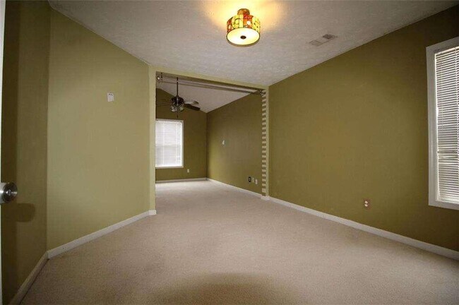 Building Photo - 1975 Heatherton Rd