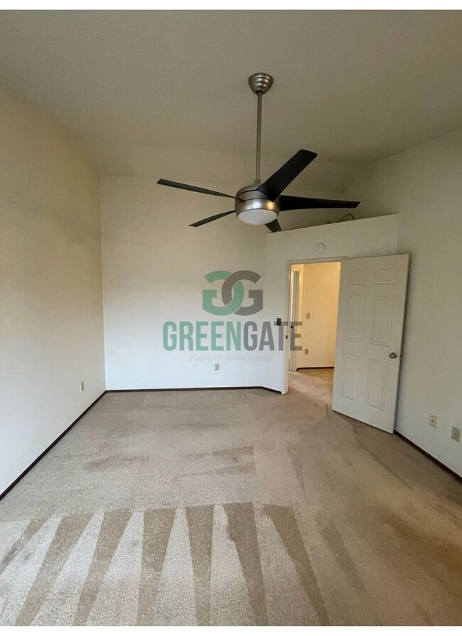 Building Photo - PRICE REDUCED! Beautiful 3 bedroom 2.5 Bath home READY NOW in MODESTO!! With POOL!!